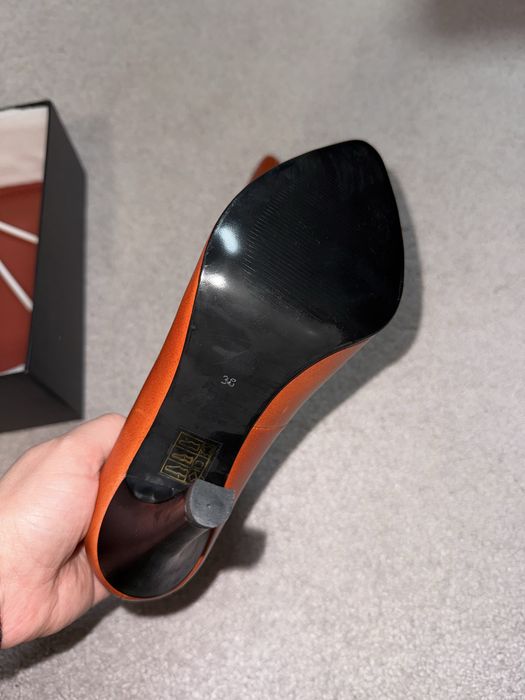Pantofi din piele naturala