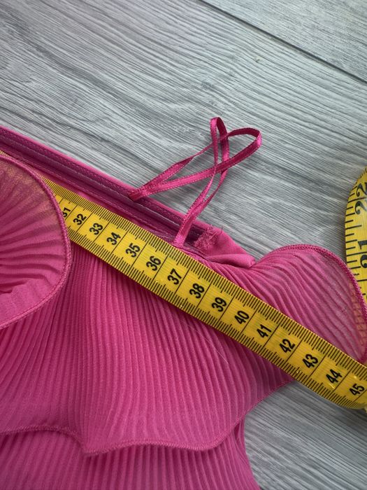 Къси топове/потници/ на Zara, Bershka, H&M