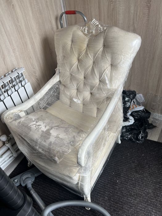 диван и два кресла