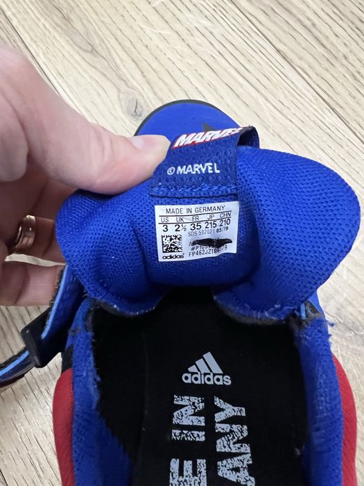 Pantofi sport Adidas colectia Marvel - Captain America