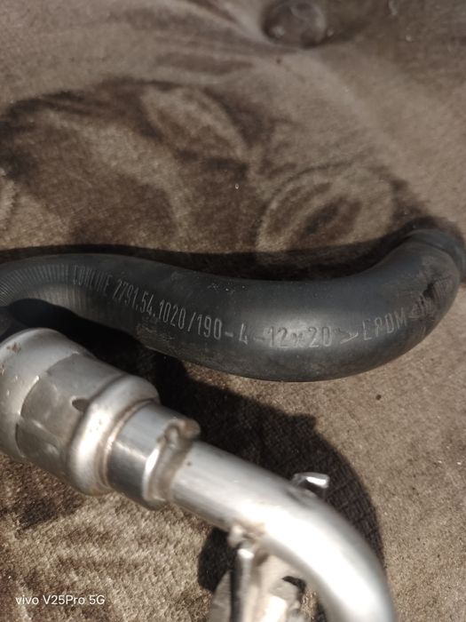 Патрубок охлаждения vag