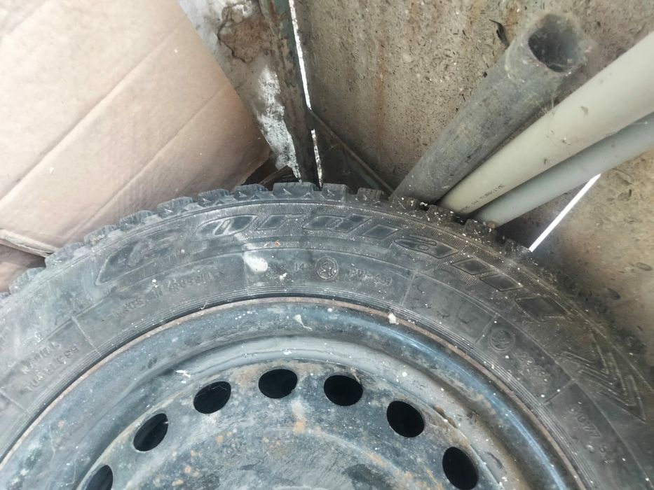 Продам  шыны с дисками