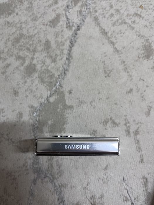 Samsung Galaxy Z flip 5