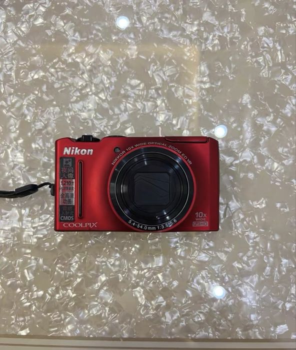 Nikon COOLPIX S8100 — б/у, красный
