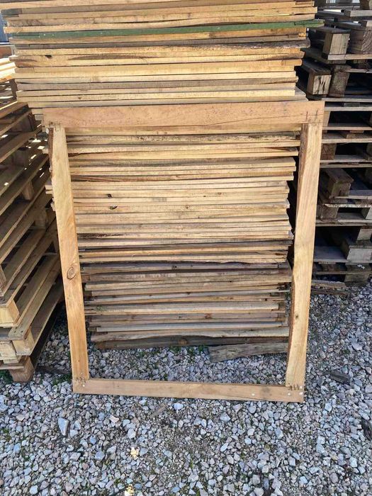 Дървени летви - на рамки. Размери 100/120/1,5см.