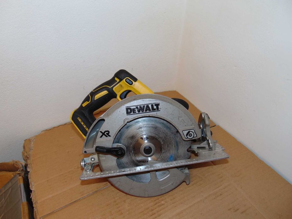 Dewalt DCS570 corp  circular brushless 2022