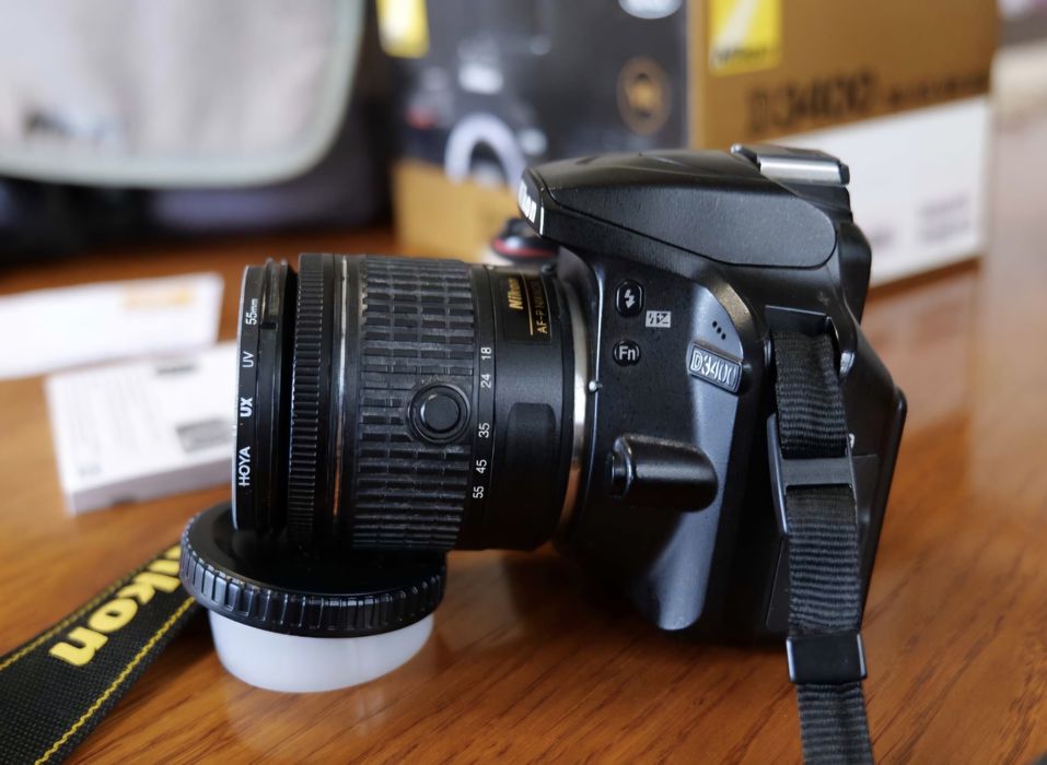 Фотоапарат Nikon D3400 с обектив 18-55 VR