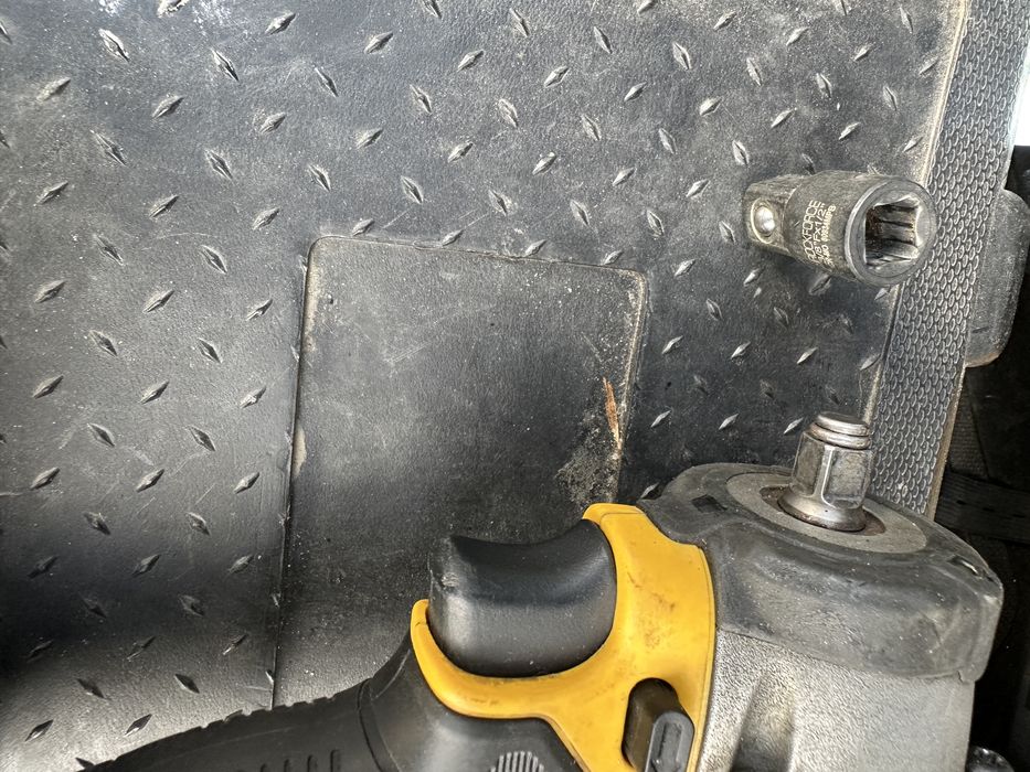 гайковерт шуруповерт DEWALT DCF923 б/у