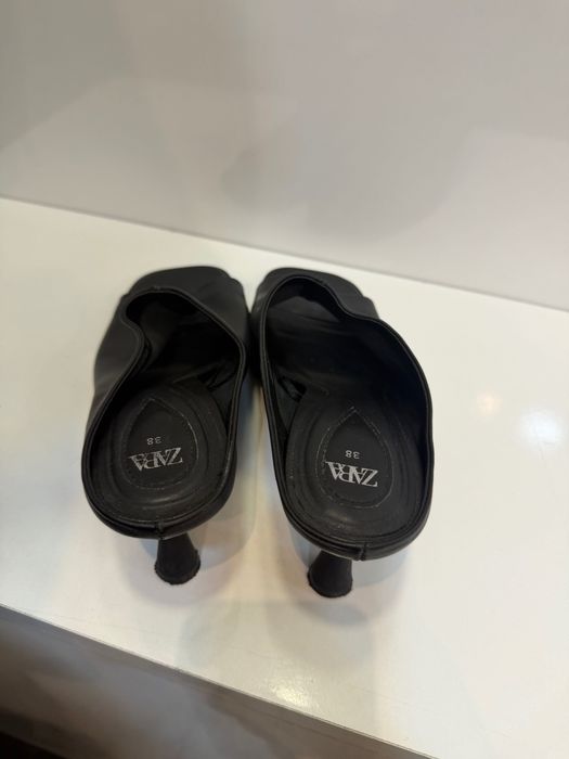 ZARA черни кожени чехли с ток
