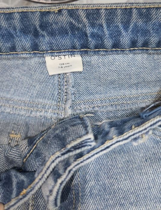 Джинсы на девочку 128разм