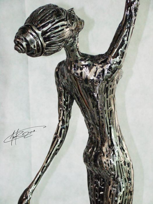 Sculptura otel -Andrei Ghita .Cadou deosebit