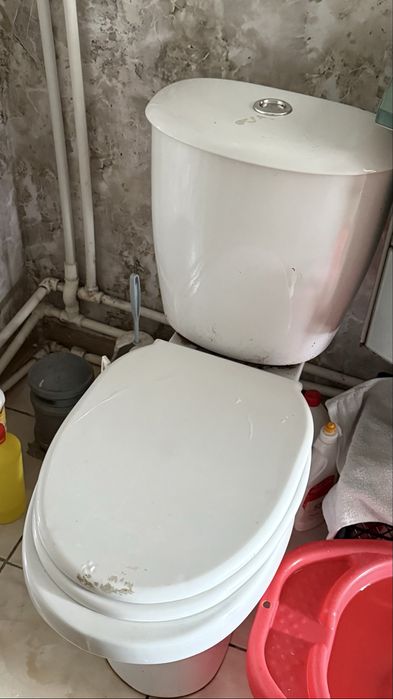 Продам унитаз в хорошем состояний