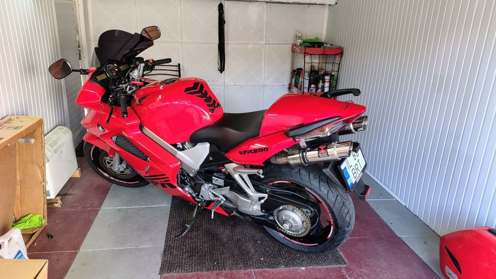 Honda vfr 800 vtec