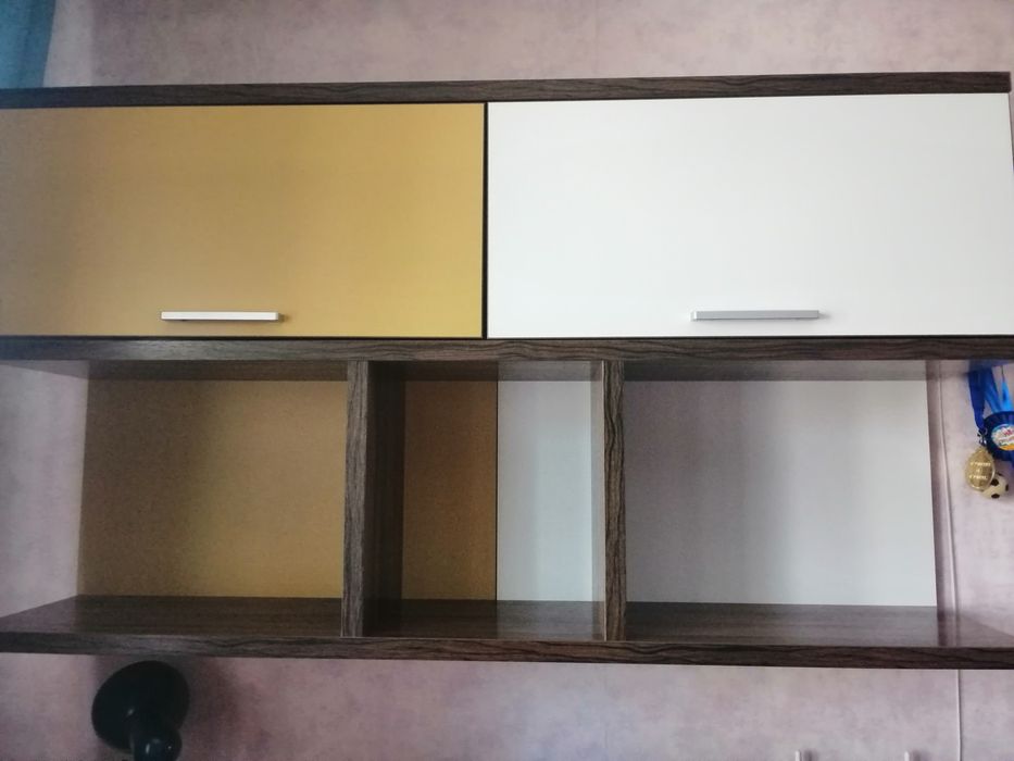 Продам парту и полку