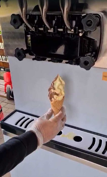 Masini de inghetata profesionale,2 compresoare ,Noi,Factura,Garantie