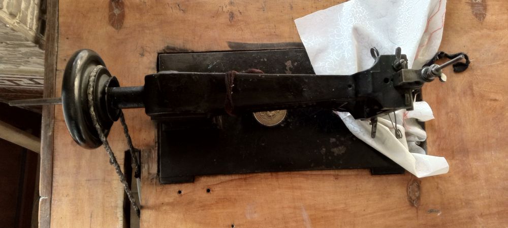 Машинка француский карнела год выпуска 1832 отиквар