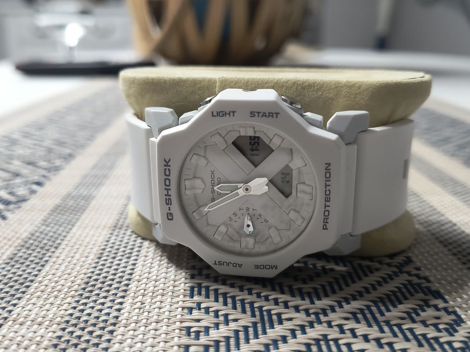 Ofertă Ceas Casio G-shock GA-2300-7AER!