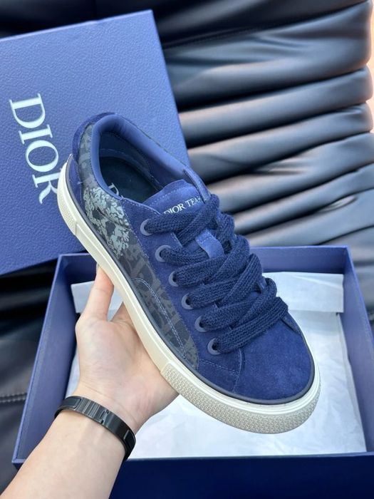 CD B23 Low Top Navy