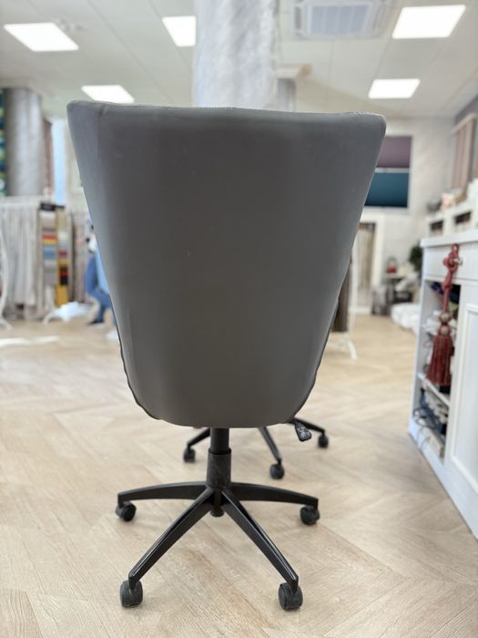 Две  офис кресла