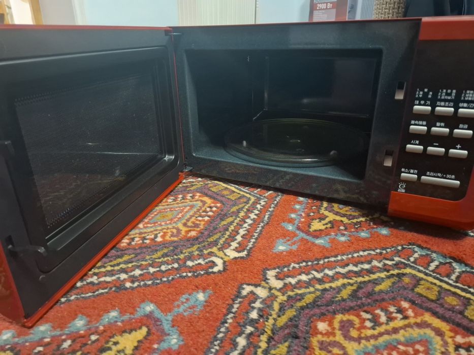 Mikrovolnovka samsung koreyski