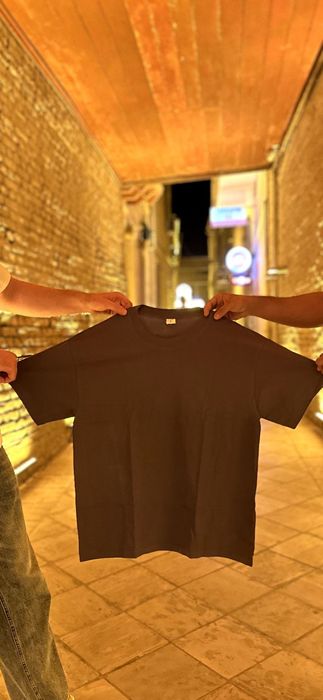 Белая стильная футболка  универсальный вариант