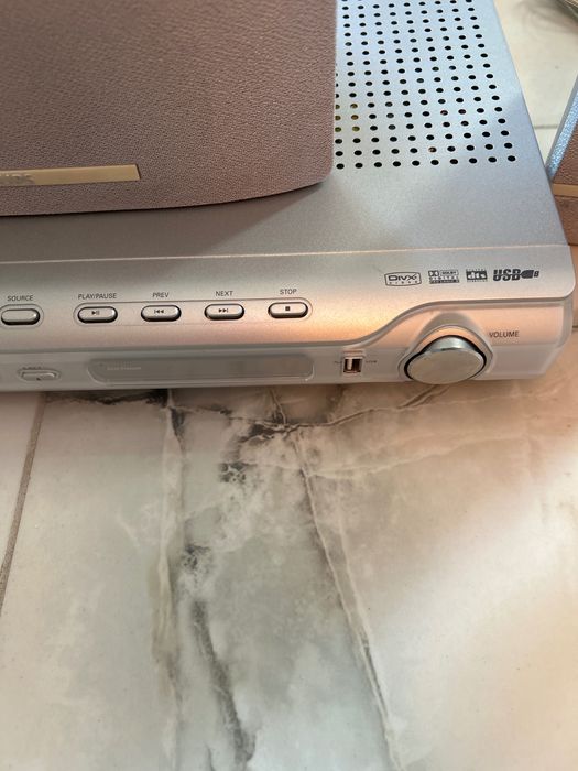 Vând sistem 5.1 de la Philips. Model HTS 5000W.