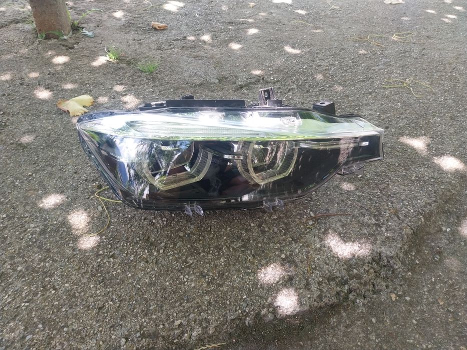 Десен фар за bmw 3 f30