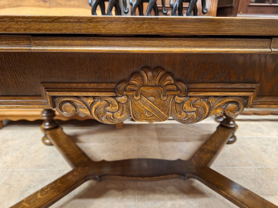 УНИКАТ! Маса за трапезария с богата дърворезба