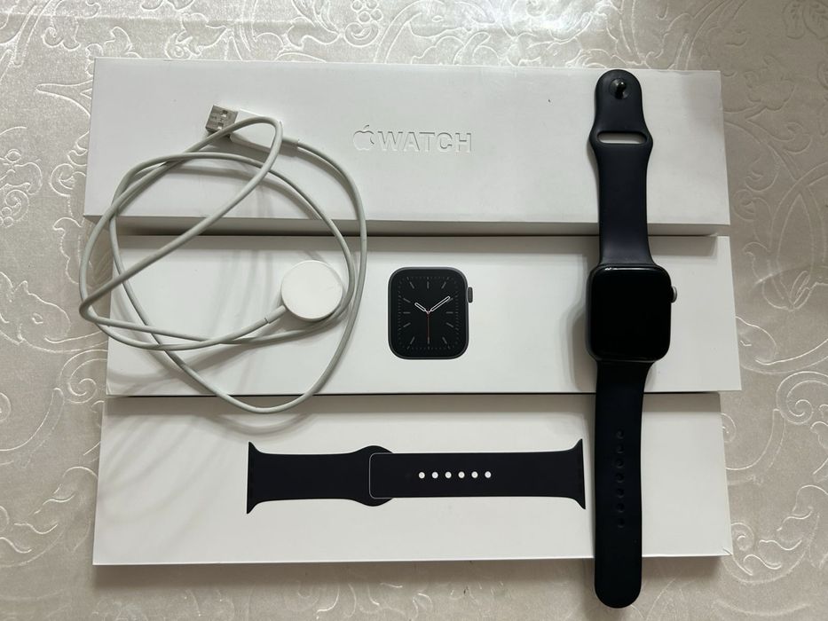 Apple watch 44 мм в отличном состоянии