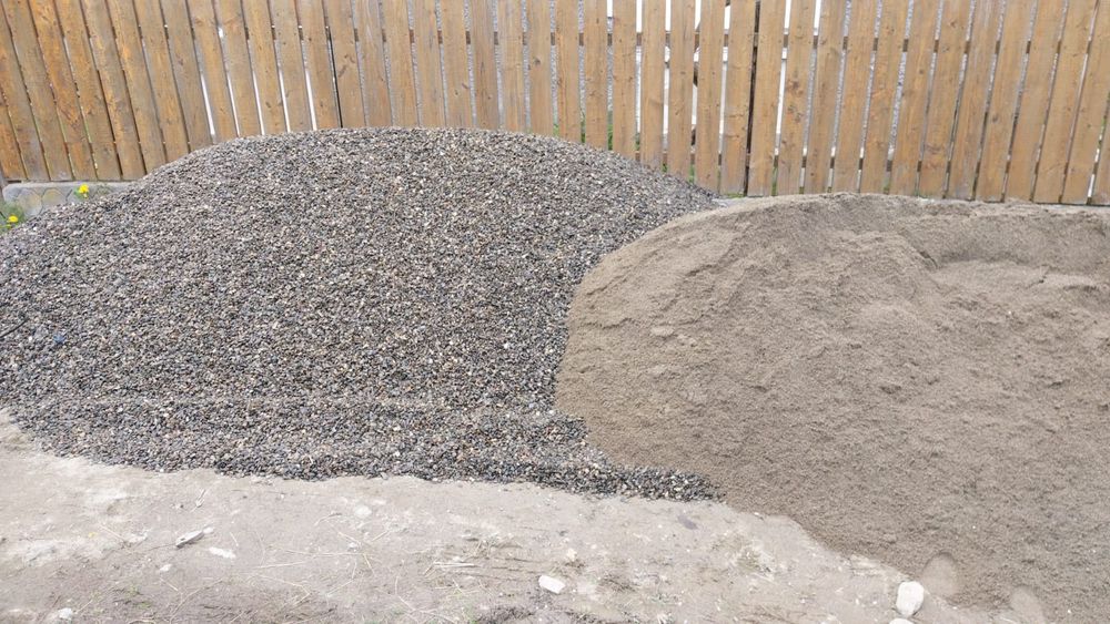 Vand nisip balastru piatra