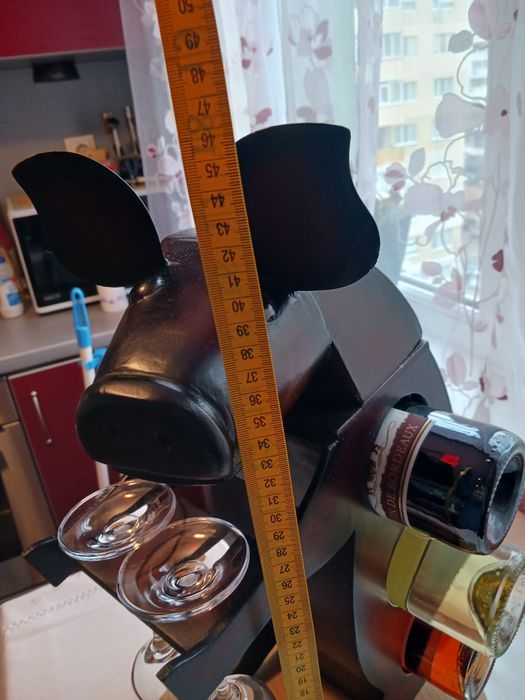 Оригинална дървена поставка за вино и чаши