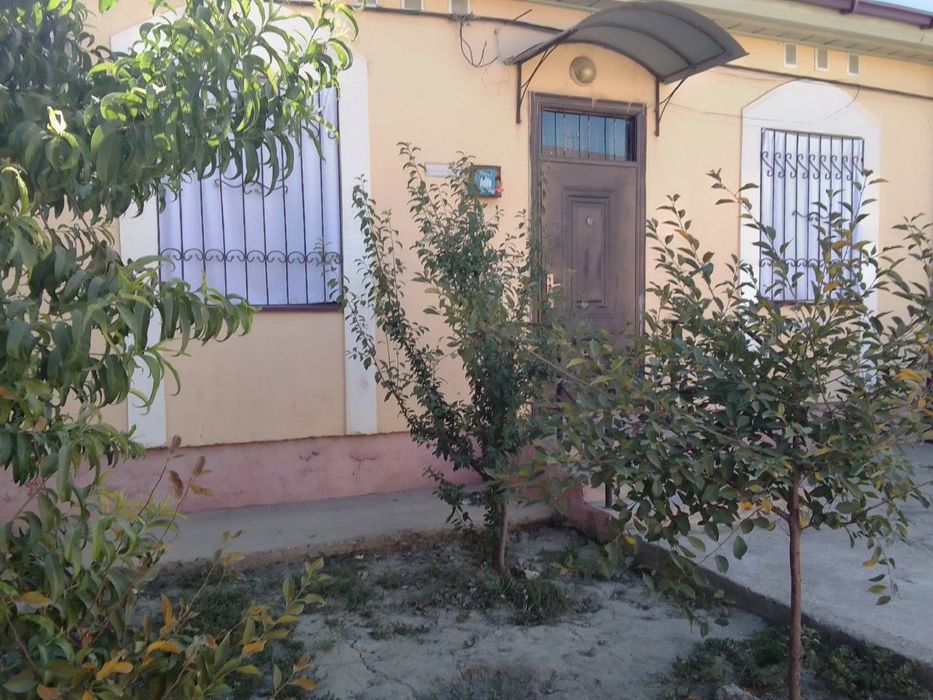 Саёхатда 3 хонали котеж срочни сотилади