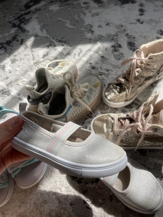 Детская обувь все за одну цену