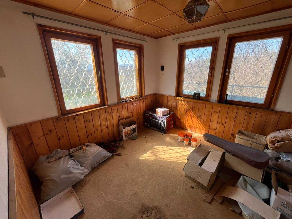 Къща за продажба в Бижовци, Трявна – двуетажна, двор 2560 кв.м., инвестиция