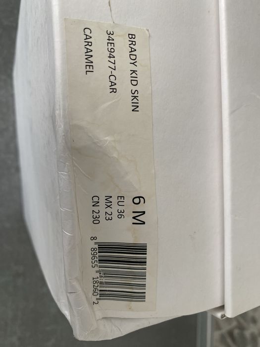 Елегантни обувки Calvin Klein