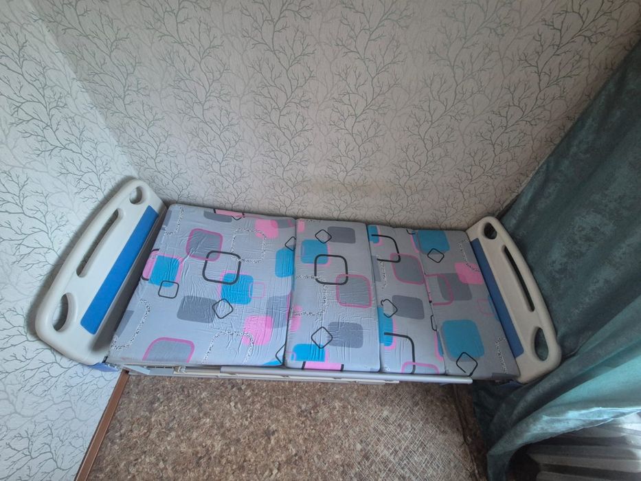 Продам медецинскую кровать для лежачих больных