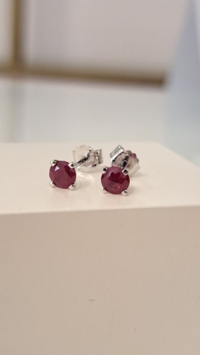 Cercei din aur cu rubine naturale