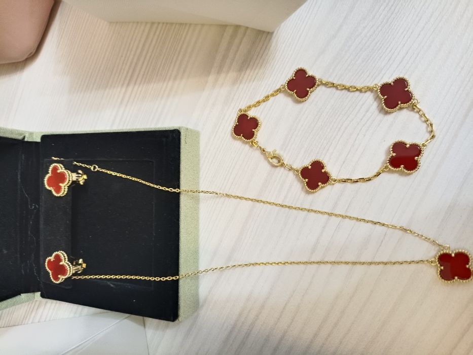 Продам набор серебро 925. Новое . Уступлю