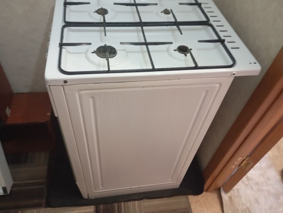 Продаю газовую плиту
