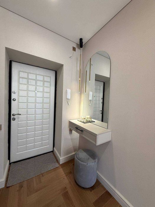 Срочно сдам светлую 2х ком кв-ру на 5/8 на Жк Silk Road А1