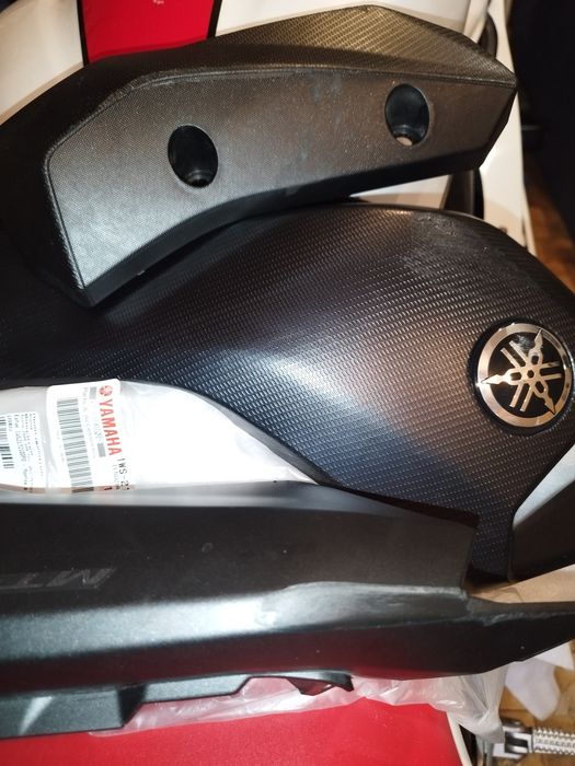 Продавам спойлери,кори страници, пластмаси Ямаха мт07 Yamaha mt07
