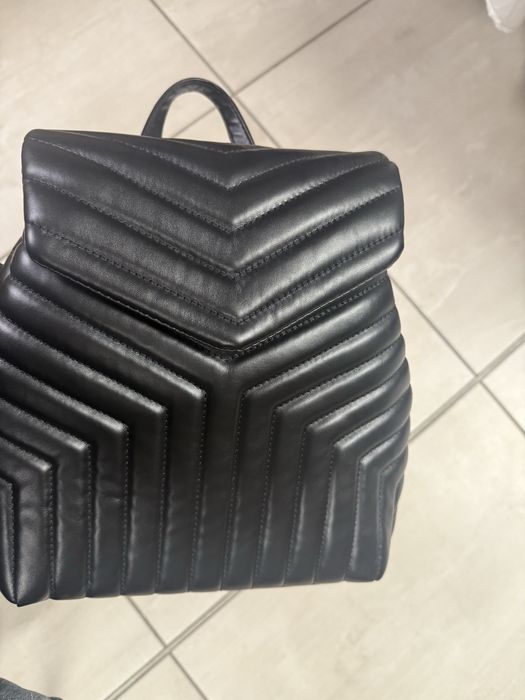 Дамска черна раничка