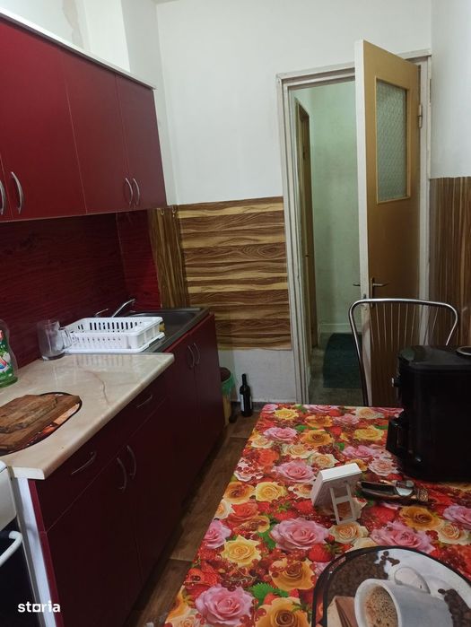 garsonieră Eremia , Decomandată / Centrală , locație EXCELENTĂ!