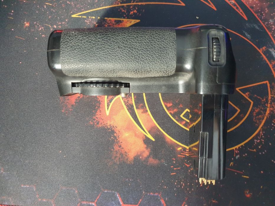 Grip aparat foto nikon d90  d80