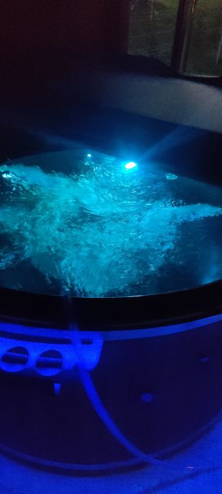 Cabana de închiriat cu ciubar  Denis & Raul Belis