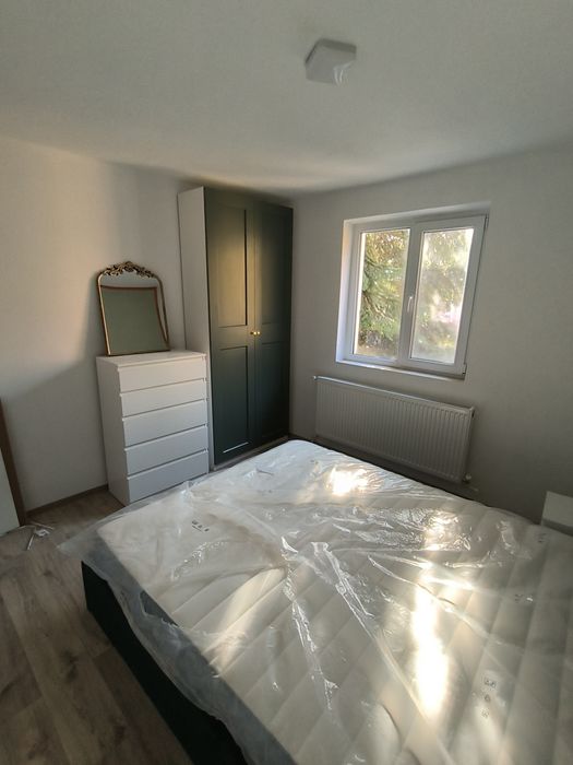 Închiriez pe termen lung sau vând apartament cu 3 camere
