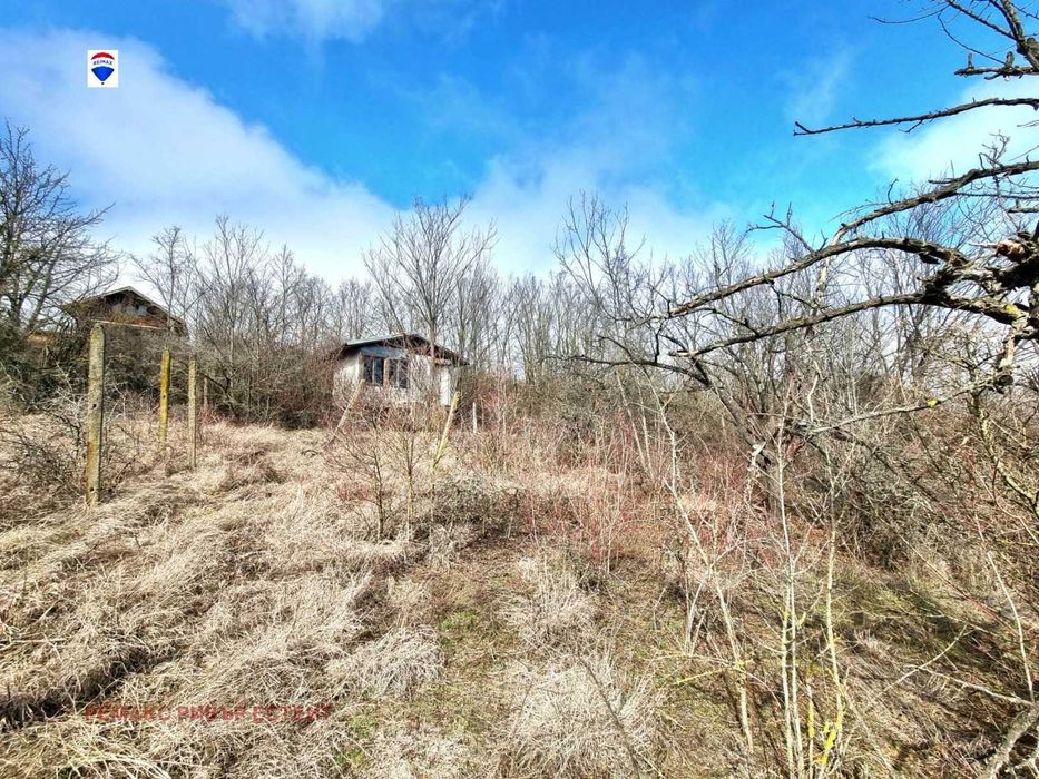 Вила с двор за продажба местност Дрибак, с. Николово