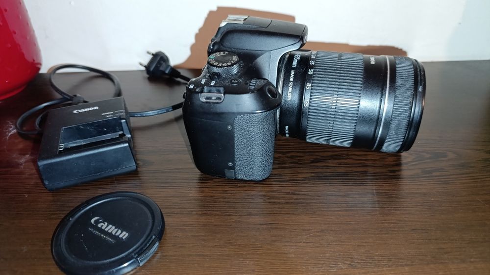 Canon 1300D и обектив 18-135
