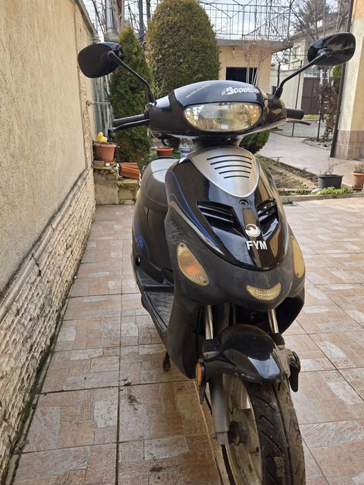 Скутер 50 кубика със регистрация