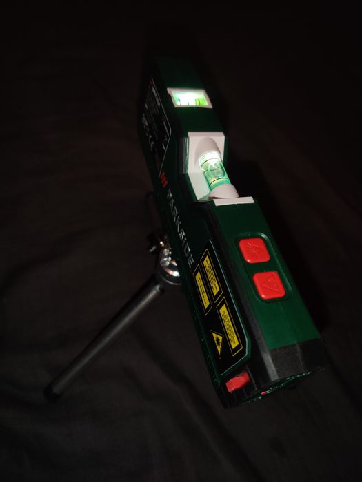 Nivelă boloboc cu laser